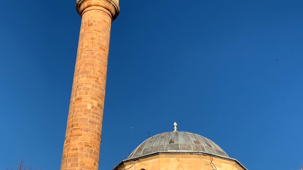la mezquita de ahi evran, en kirsehir, turquía