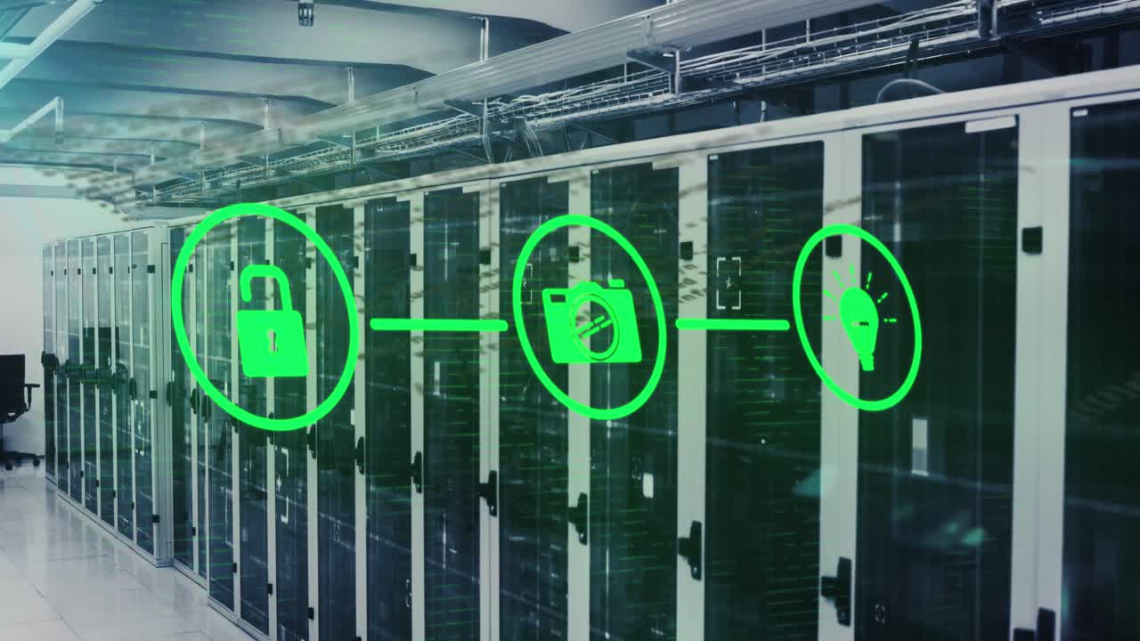 animación de la red de iconos digitales y procesamiento de datos contra la sala de servidores de computadora