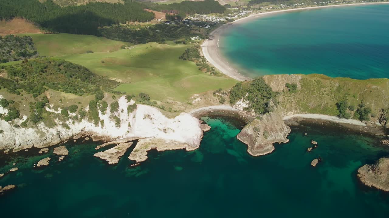 뉴질랜드의 산들을 덮는 구름