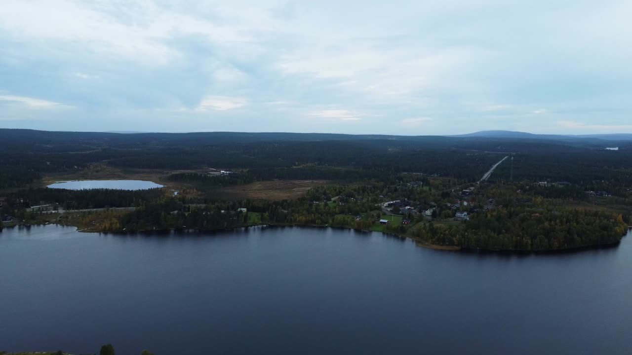взрыв беспилотника вблизи берега над озером в исландии