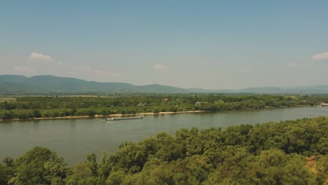 imágenes aéreas de gran altitud del río danubio y su entorno