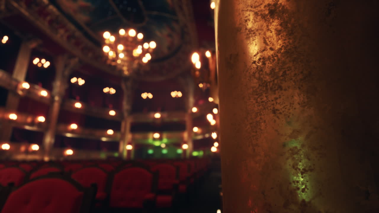 그랜드 오페라 하우스 의 흐릿 한 내부