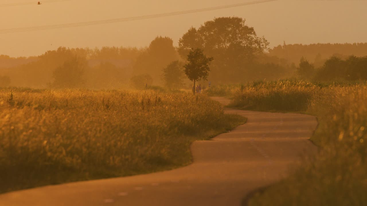 골든 아워 시골 경로