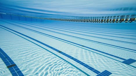 Piscina-Olímpica-Bajo-El-Fondo-Del-Agua.