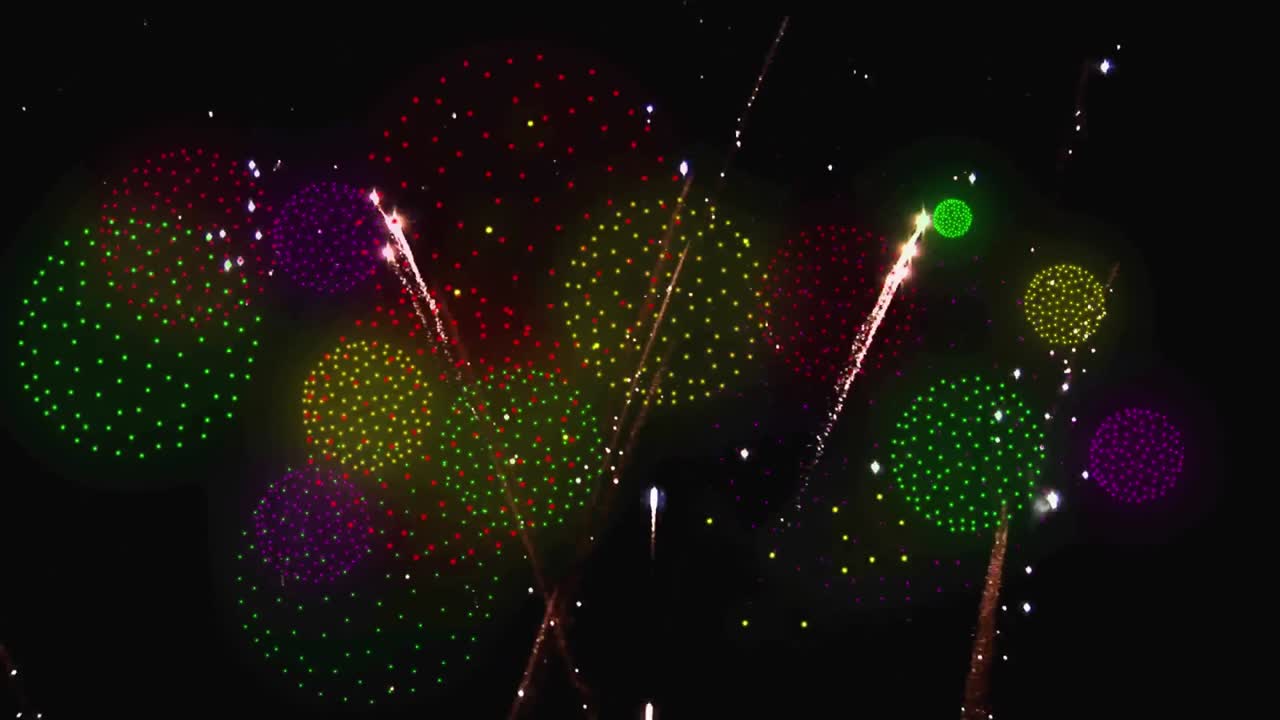 animación de fuegos artificiales sobre un fondo negro