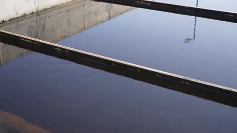 piscinas de aguas residuales en la fábrica de purificación de agua