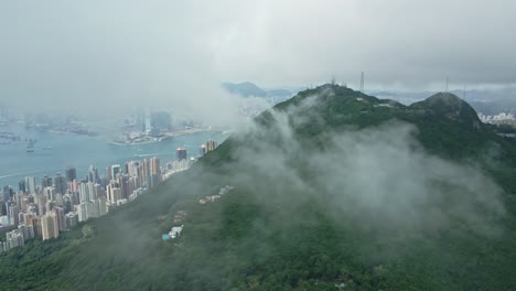 Vista-Del-Paisaje-Urbano-De-La-Isla-De-Hong-Kong-En-La-Montaña-Pico