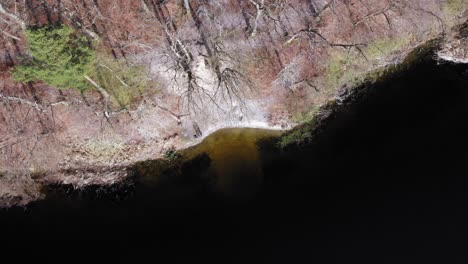 Otomin-See-Und-Wald-Erschossen