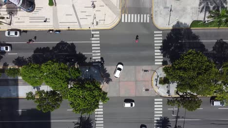 Drohnenschuss-Auf-Der-Hauptstraße-Von-Santo-Domingo