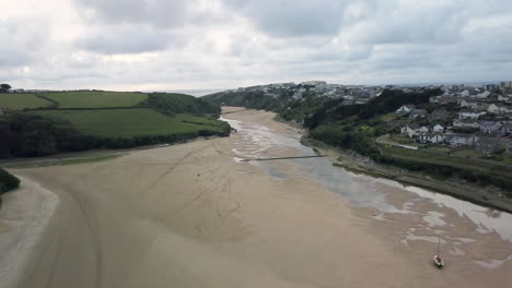 Malerische-Aussicht-Auf-Den-Fluss-Gannel-In-Newquay,-Vereinigtes-Königreich-–-Luftaufnahme