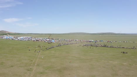 Toma-Aérea-Del-Festival-De-Juegos-Tradicionales-Mongoles-De-Nadaam