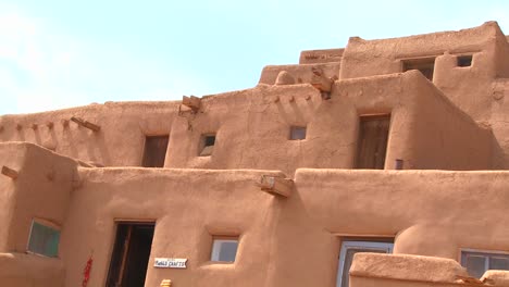 taos pueblo new mexico의 어도비 건물