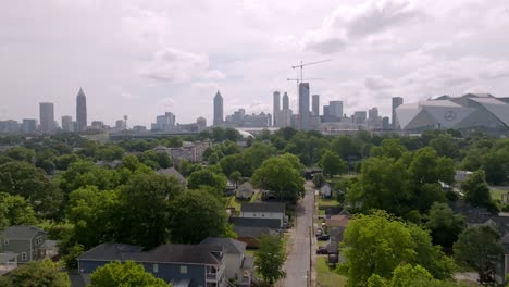 Atlanta,-Horizonte-De-Georgia-Y-Barrio-De-Vid-Con-Video-De-Drones-Subiendo