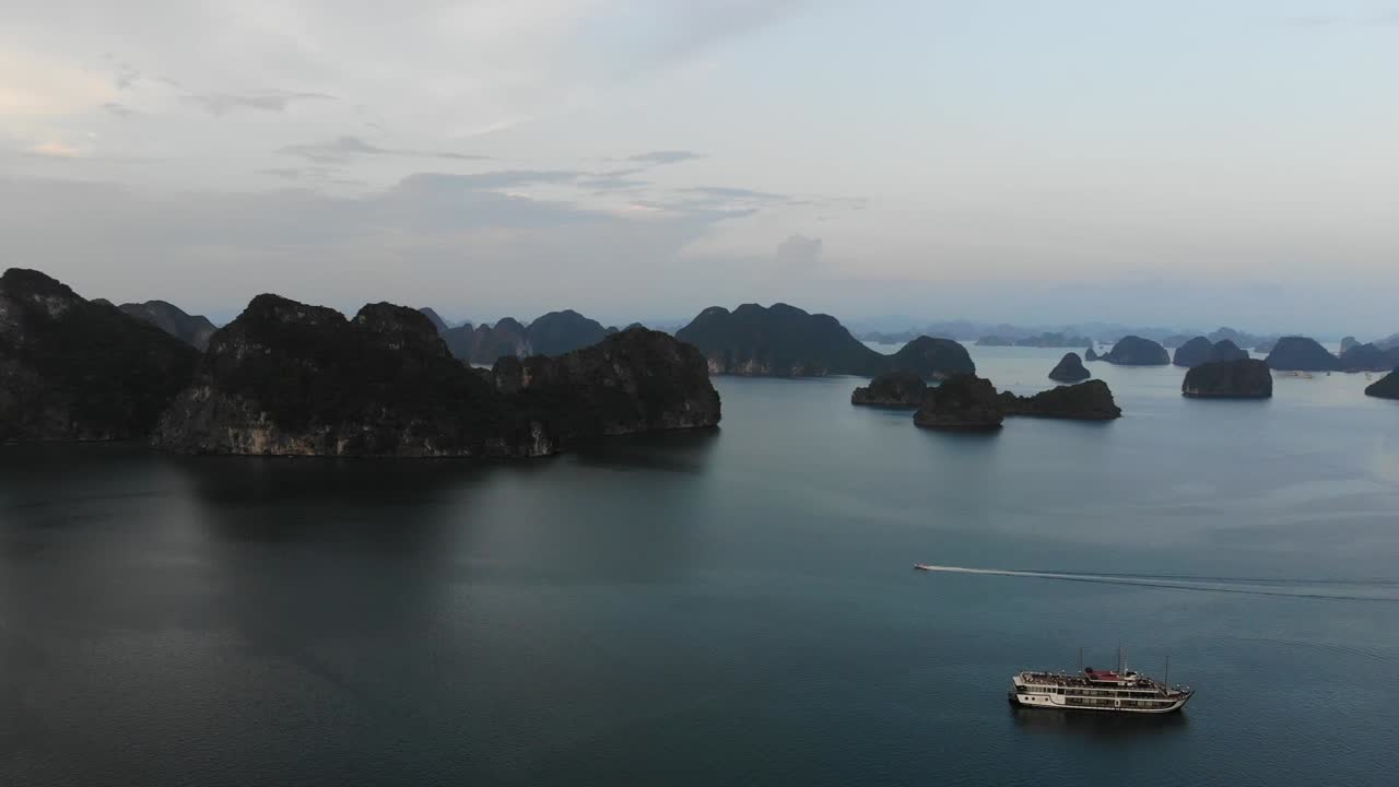 vista aérea de la bahía de ha long, vietnam