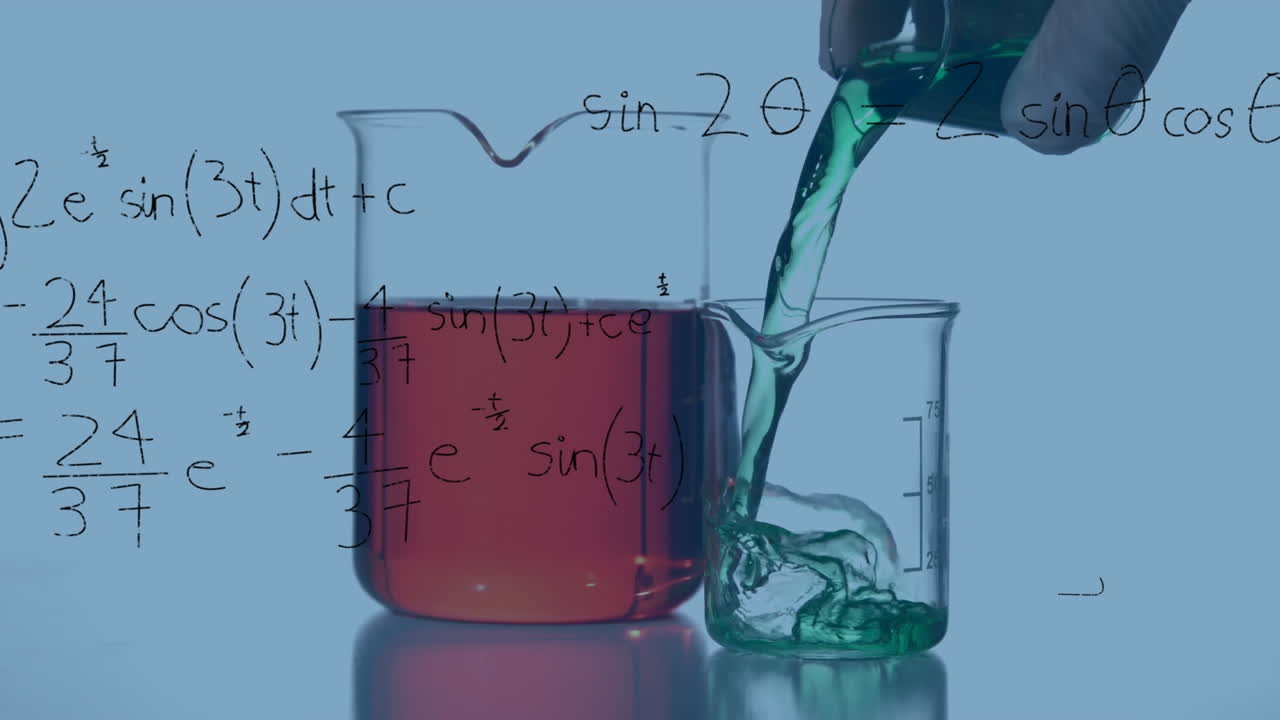animación de ecuaciones matemáticas sobre un científico que sostiene un vaso