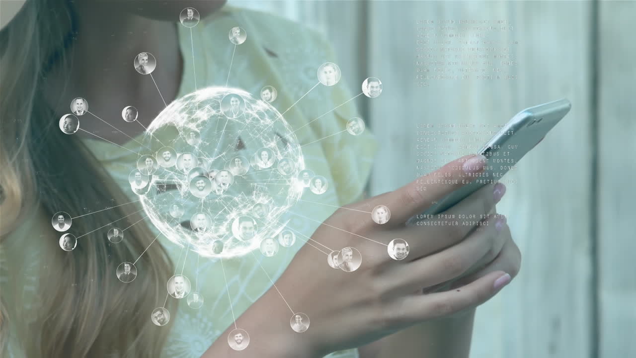 animación de procesamiento de datos y globo sobre mujer caucásica usando teléfono inteligente