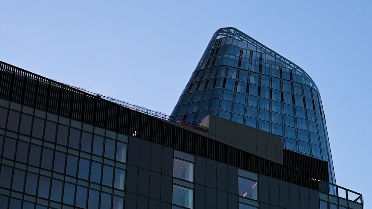 Guardando in alto verso One Blackfriars, Londra, Regno Unito