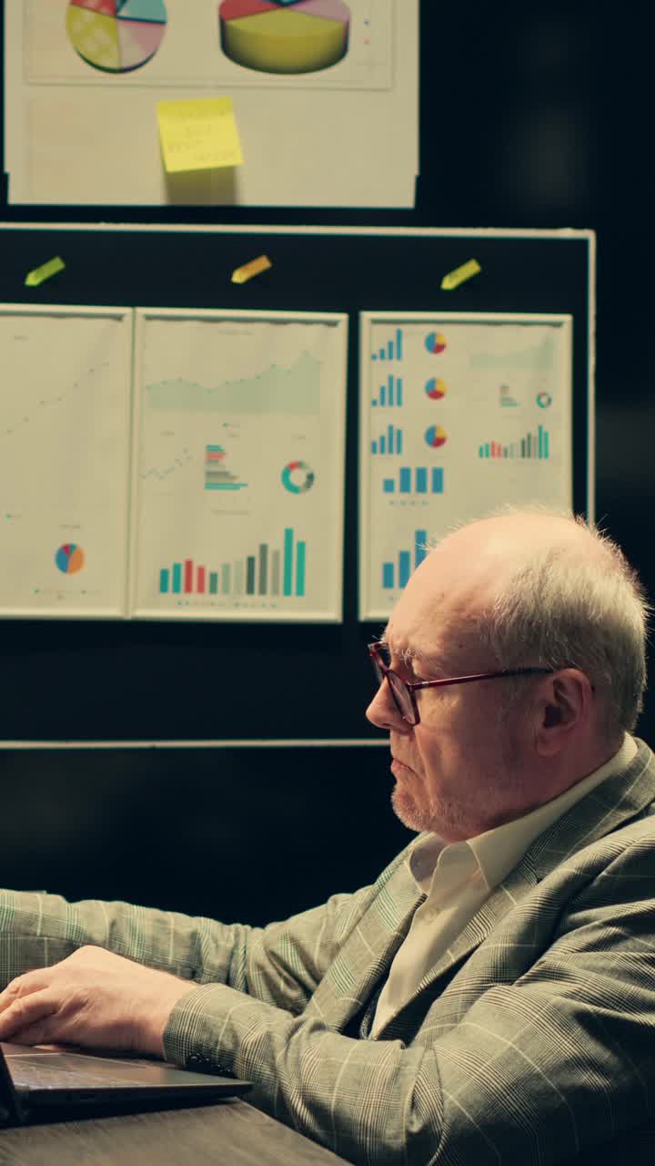 Vertical Video Private inspector uses web technology to access digital archives and databases