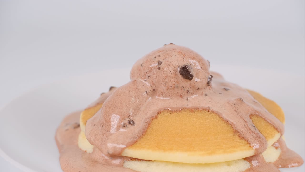 panqueques con helado de galletas de chocolate