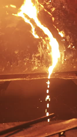 molten metal pouring