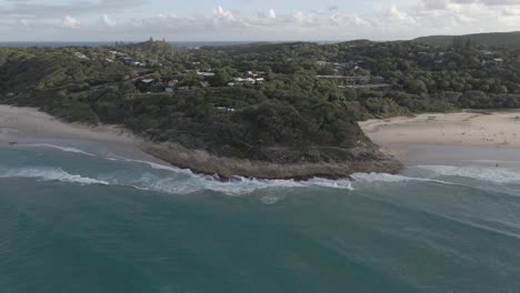 ocean waves at cylinder beach - cylinder headland foreshore in point lookout, qld, australia