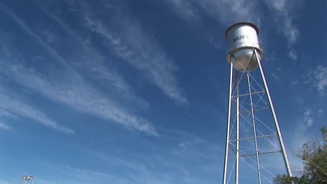 longshot of the marfa water tower