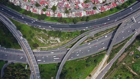 Una-De-Las-Autopistas-Más-Grandes-Y-Transitadas-De-México