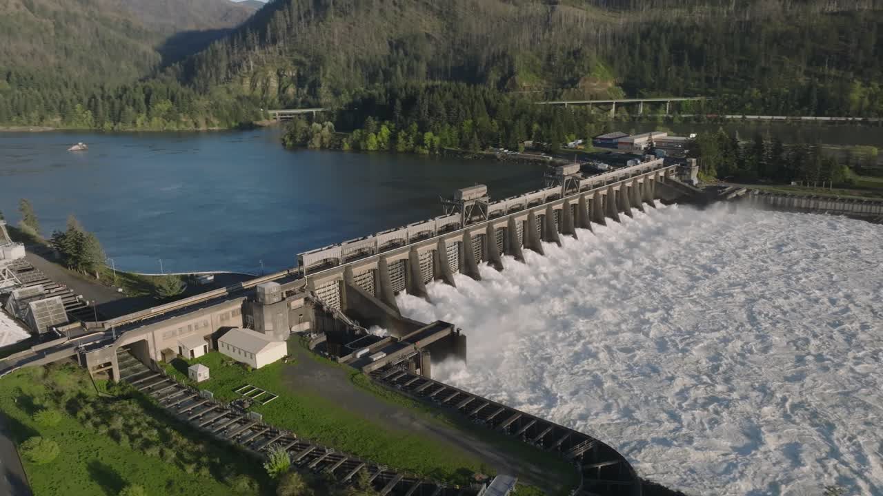 Aerial footage of Bonneville dam on the Columbia River between Oregon and Washington. Shot using DJI Mavic 3 Cine at 24 fps.