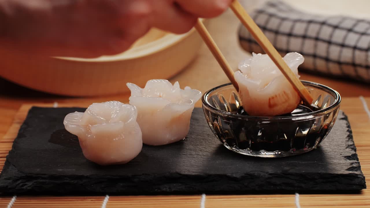 Rose Shaped Steamed Dumplings with Soy Sauce