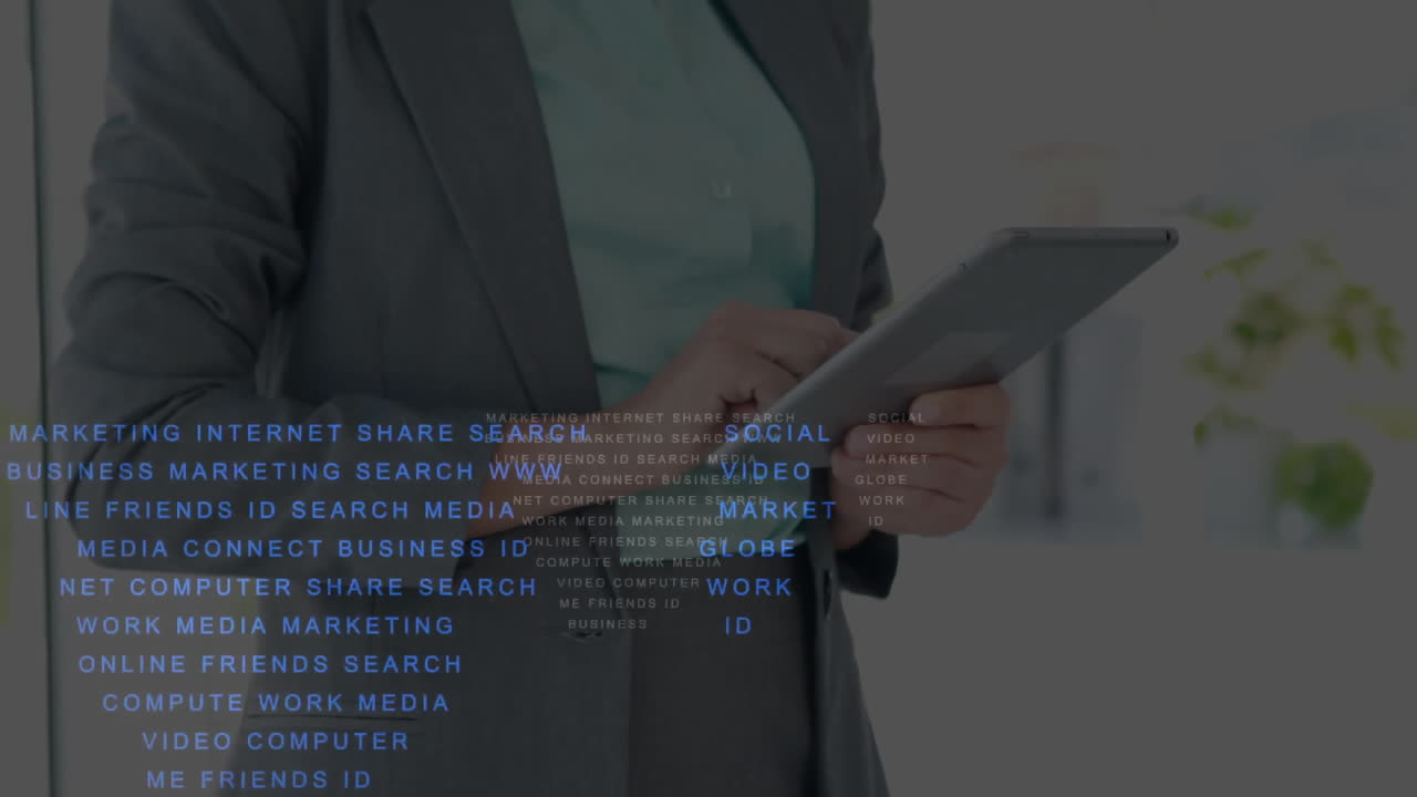 animación de procesamiento de datos sobre una mujer de negocios caucásica que usa una tableta en la oficina