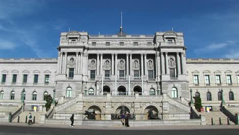 Una-Vista-Del-Frente-De-La-Biblioteca-Del-Congreso-En-Washington-Dc