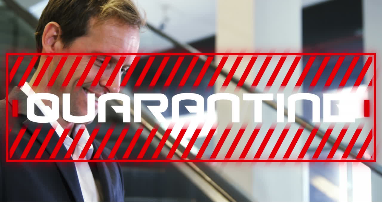 空港でタブレットを使用する白人男性の隔離テキストのアニメーション