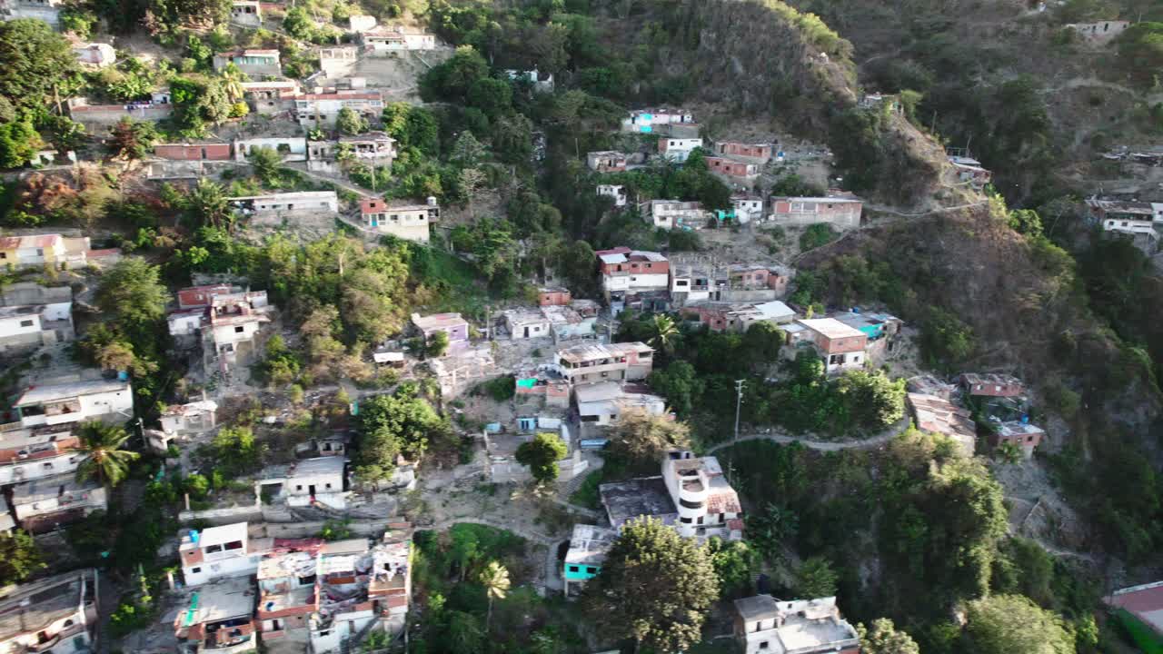 Cerro de los cachos neighborhood in la guaira, venezuela, showcasing houses on the hillside., aerial view