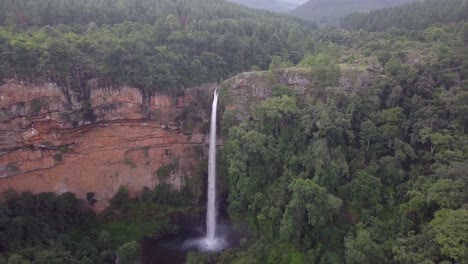 Dramatic-flow-Lone-Creek-Falls-in-South-Africa-drop-seventy-meters