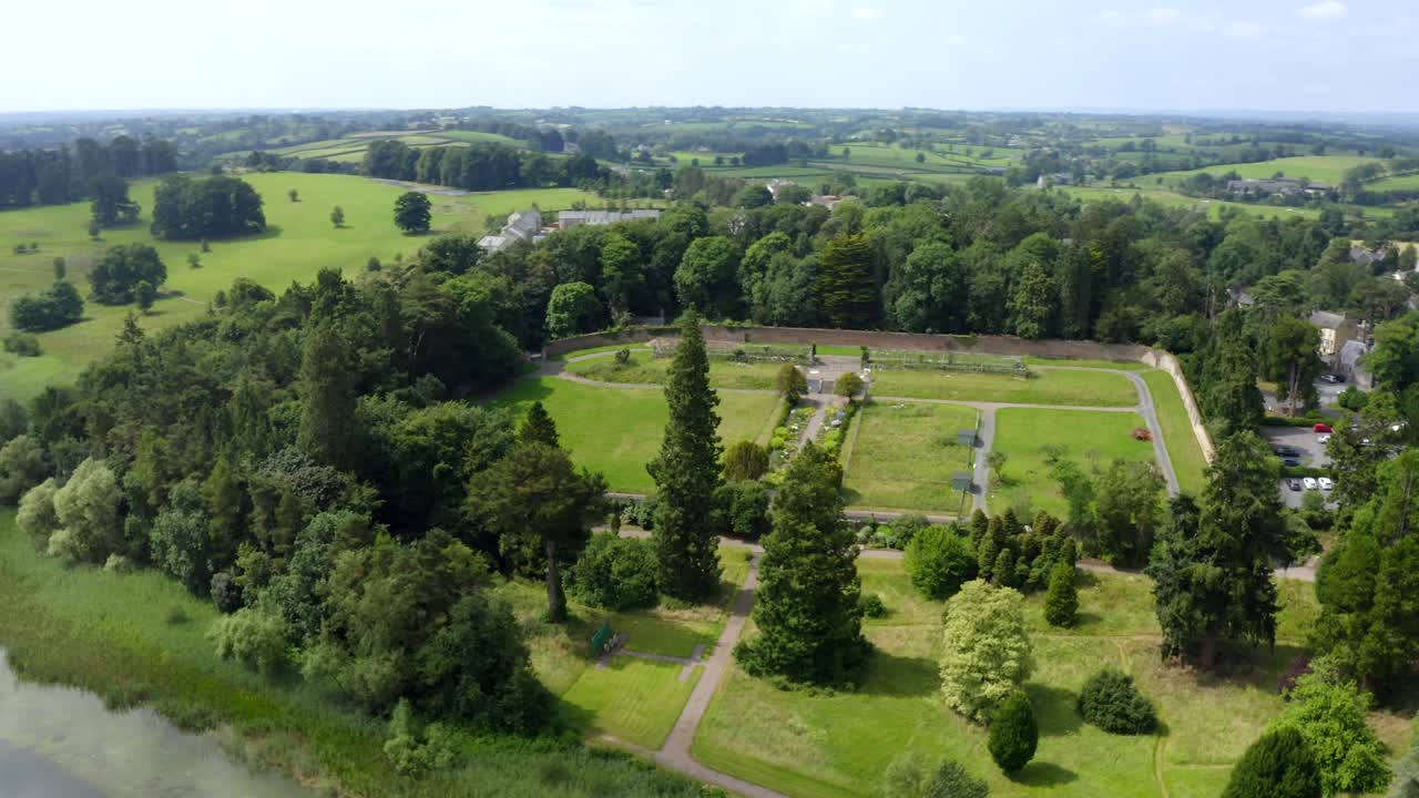 сад, замок лесли, гласлаф, монаган, ирландия, июль 2021 года