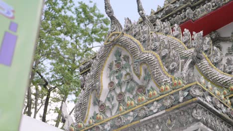 Thailändischer-Tempel,-Wat,-Dacharchitekturhandwerk