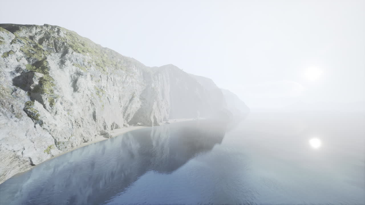 안개가 가득한 해안선