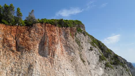 Flug-Entlang-Der-Klippe-In-Der-Nähe-Von-Mizithra-Im-Ionischen-Meer