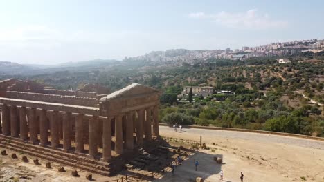 Ruinas-Del-Templo-De-Concordia-En-El-Valle-De-Los-Templos-Un-Sitio-Del-Patrimonio-Mundial-De-La-Unesco-En-Agrigento,-Sicilia,-Italia