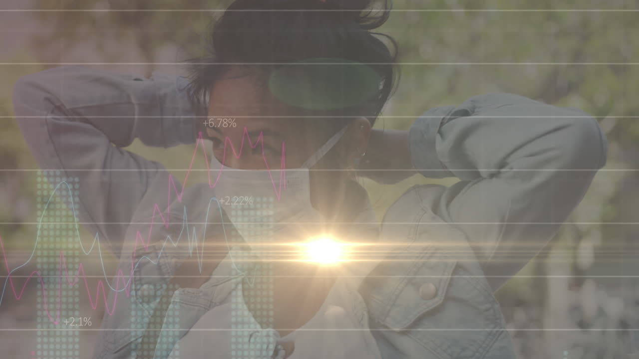 얼굴 마스크를 착용한 여성에 대한 데이터 처리 애니메이션