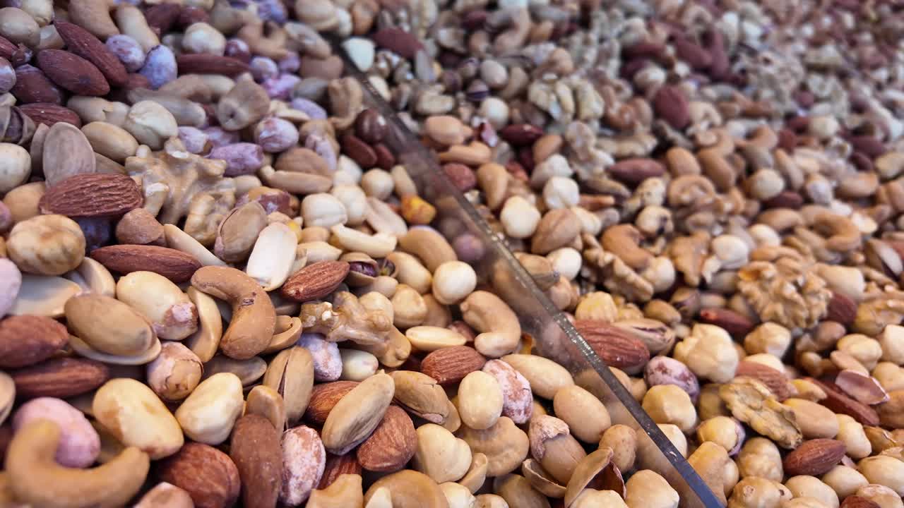 Assortimento di noci miste