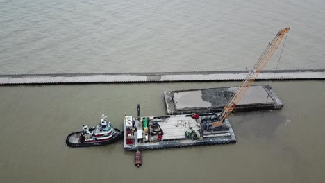 Dredging-operation-in-Kewaunee-Harbor-on-Lake-Michigan,-Kewaunee,-Wisconsin-2