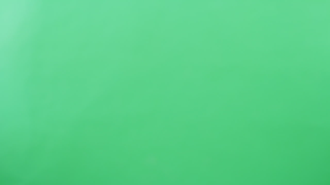 4k footage of a woman&rsquo;s hands in studio showing