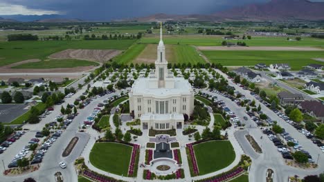 Atemberaubende-Architektur-Des-Lds-mormonischen-Religiösen-Tempels-In-Payson,-Utah