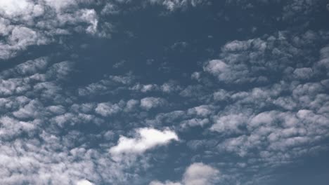 Tenues-Nubes-En-El-Cielo