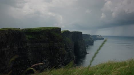 Acantilados-De-Moher-Verano-Nublado