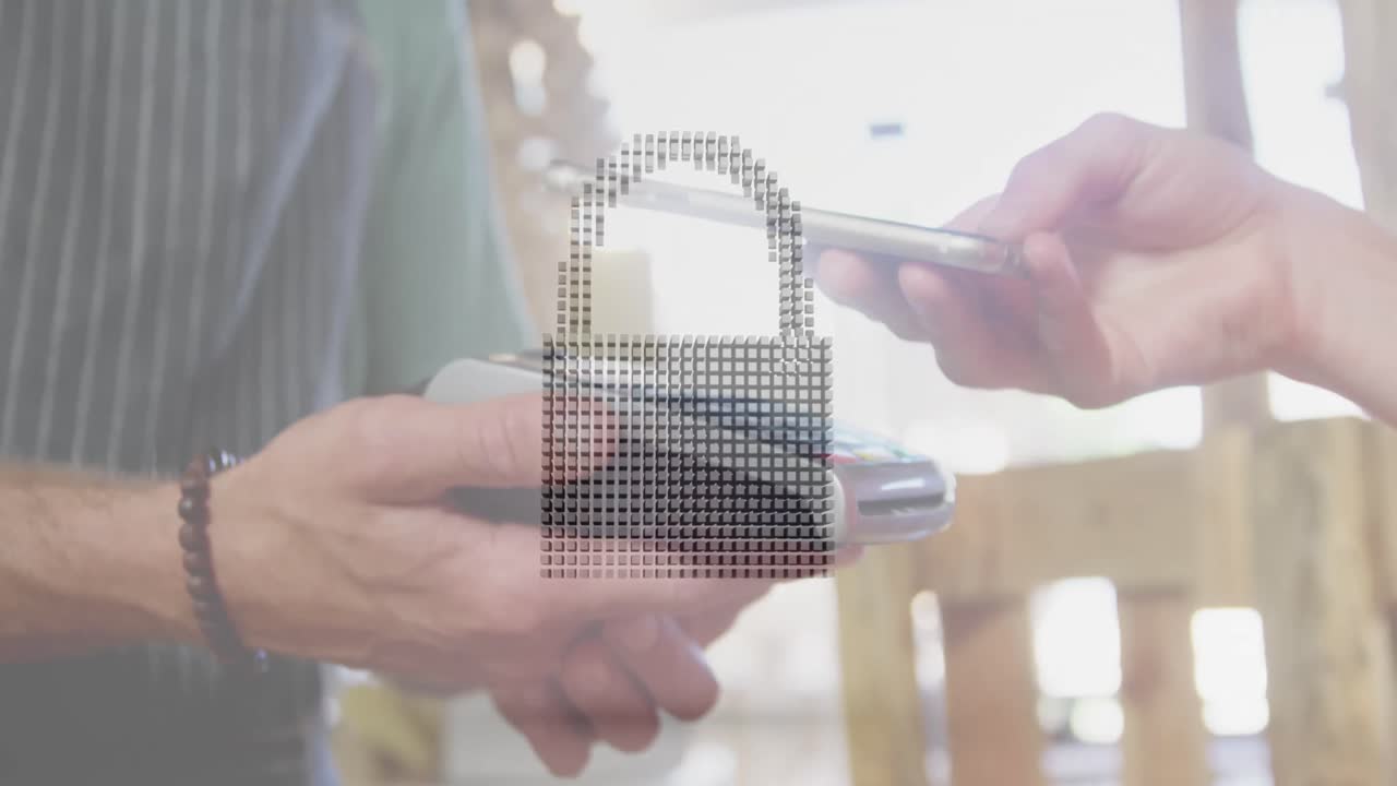 animación del candado de seguridad de la red sobre las personas que utilizan el terminal de pago