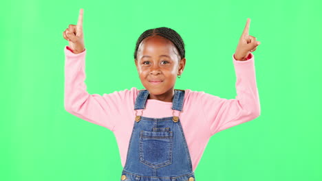 Children,-pointing-and-a-black-girl-on-a-green