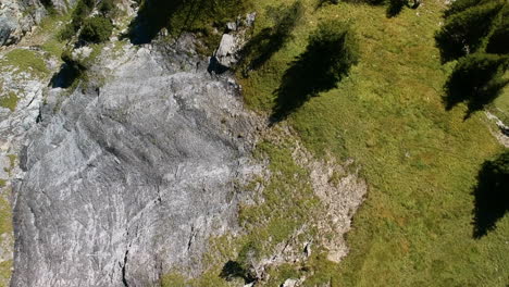 Aerial-shot-of-a-hiking-trail-in-the-swiss-alps