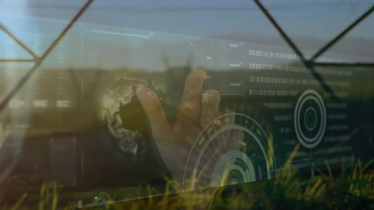 animación de una pantalla digital táctil con procesamiento de datos sobre pilones de electricidad